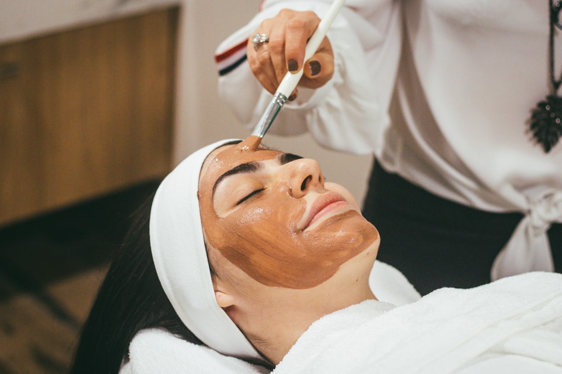 Calm aesthetic treatment room